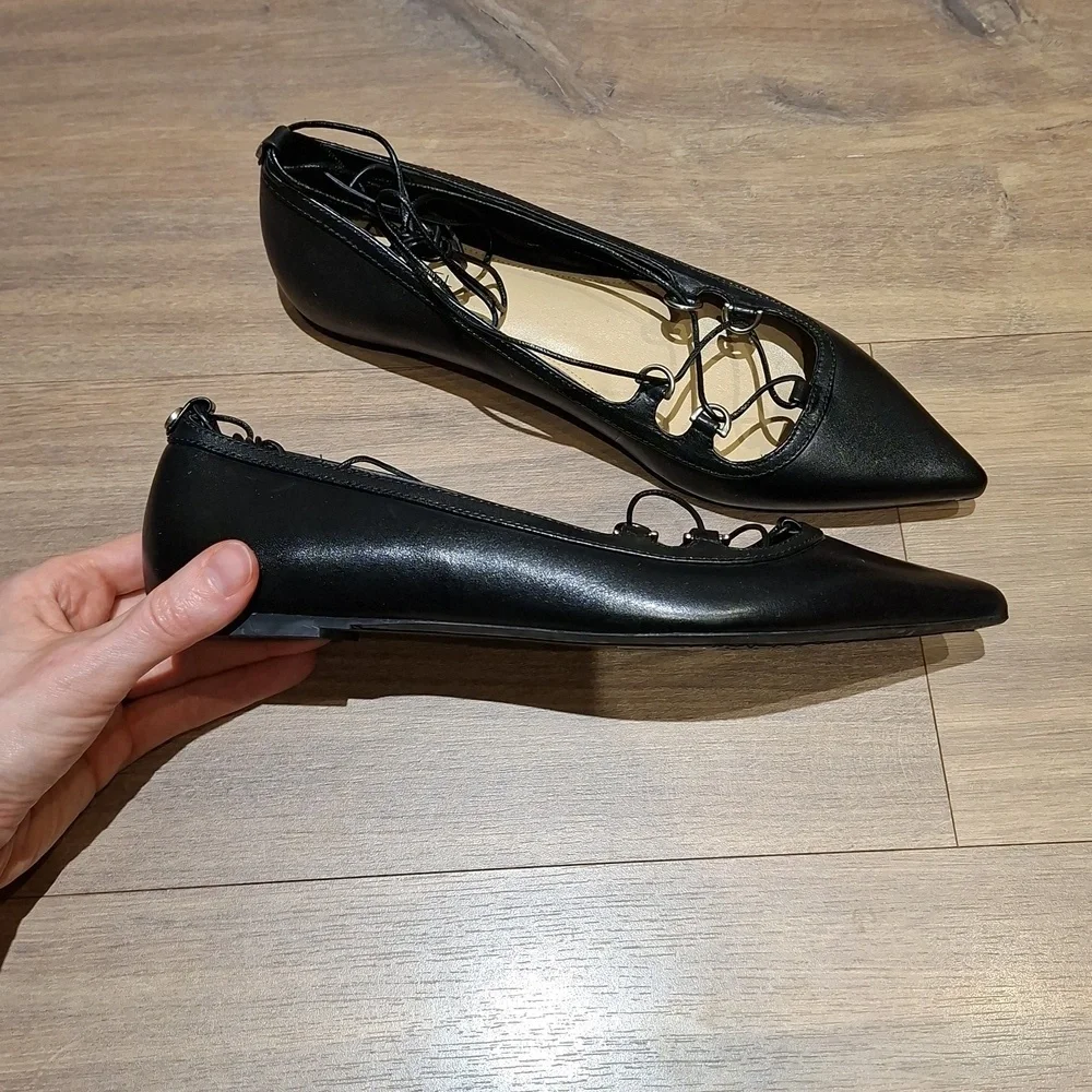 NWOT Michael Kors Women's Black Leather "Tabby" Lace-up Flats - Picture 4 of 8